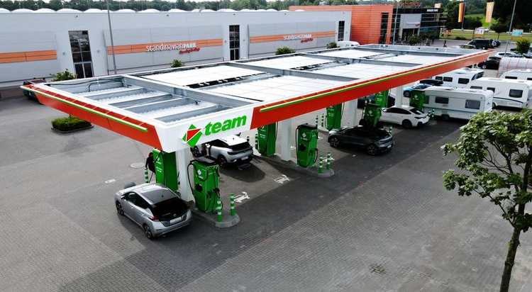 Unser Ladepark für E-Autos ist fertig!